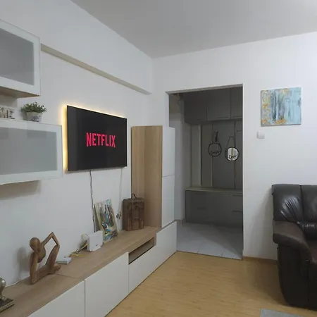 Black & White Apartment-3